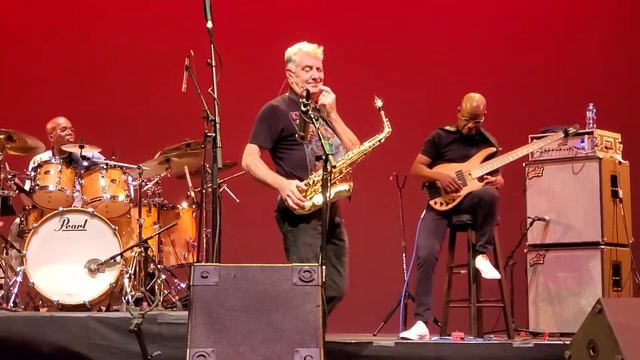 Spyro Gyra - Morning Dance/Catching the Sun - Scherr Forum - Thousand Oaks, CA 20211015 смотреть онлайн