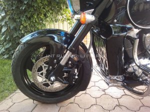 Установка кастомного переднего крыла «Baron» на Suzuki M109R / VZR1800 / M1800R.