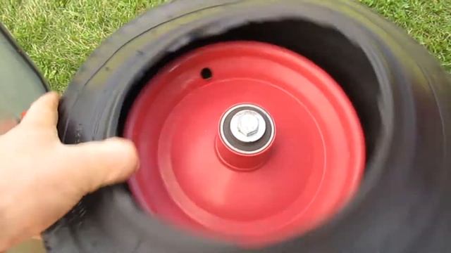 Замена покрышки в садовой тачке / Replacing a tire in a garden wheelbarrow смотреть онлайн