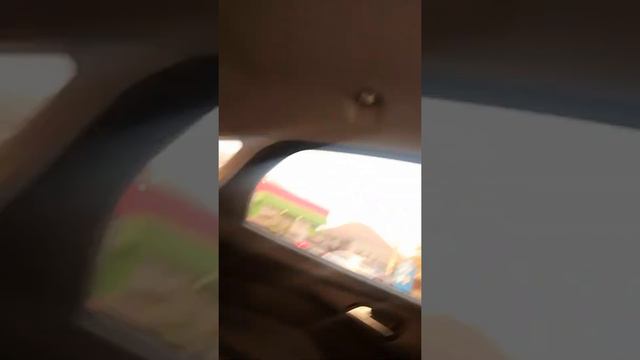Спряталась в багажнике,пока мама не видит!🤣 смотреть онлайн