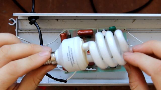 Нестандартный ремонт электроловушки для насекомых смотреть онлайн