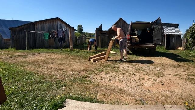 Отдыхаем в деревне.Сделали крыльцо.