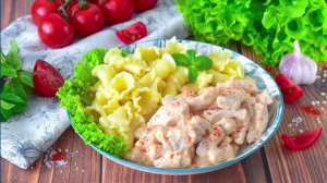 КАК ПРИГОТОВИТЬ КУРИЦУ В СМЕТАНЕ С ЧЕСНОКОМ НА СКОВОРОДЕ