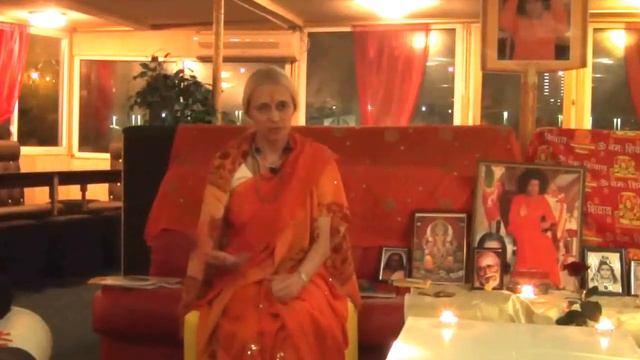 01 11 18 Радха Ананда Гири (Алена Елисей). Встреча на тему Саи Бабы. смотреть онлайн