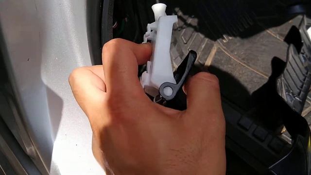 How to connect the hood release cable back to the hood release lever on a 2012-2014 Toyota Camry смотреть онлайн