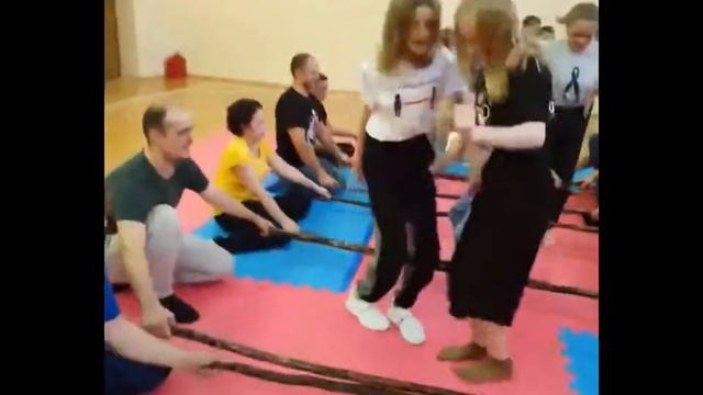 Игры "Отцы и дети" и кадриль "Костоломка" смотреть онлайн