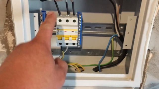 СБОРКА И УСТАНОВКА КИТАЙСКИХ ИНДИКАТОРОВ НАПРЯЖЕНИЯ И ТОКА В ЭЛЕКТРОЩИТ ЧАСТНОГО ДОМА смотреть онлайн