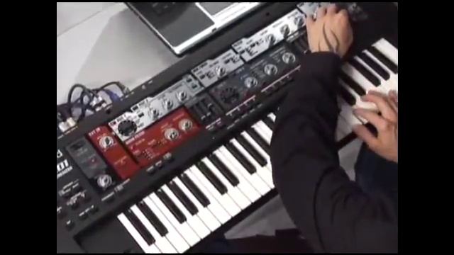 Roland SH-201 Synthesizer (1/3) смотреть онлайн