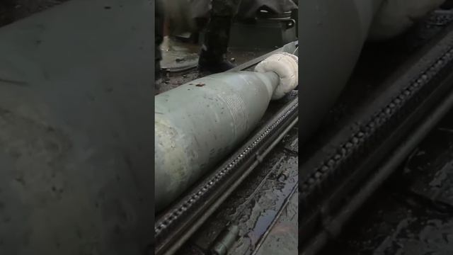 гигантский калибp 2С4.