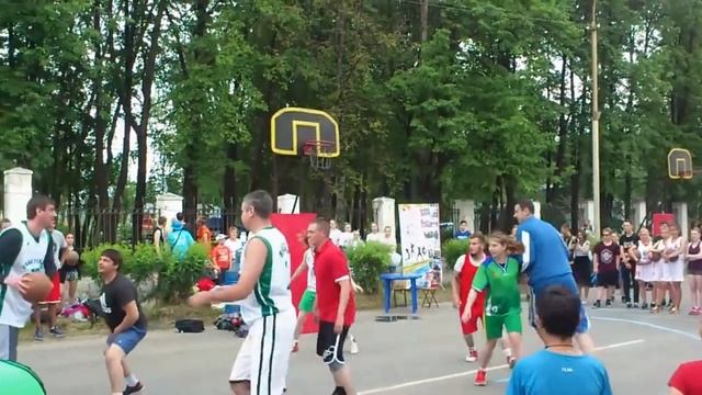 Турнир по стритболу (Верхняя Салда 2017) смотреть онлайн