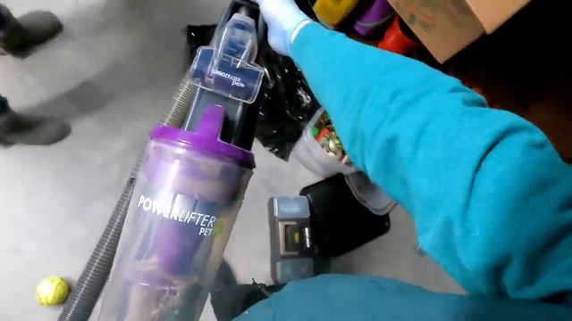 Купили брошеный склад ради кровати и дивана, а нашли то что никто не видел!!! Окупили на Х20. смотреть онлайн