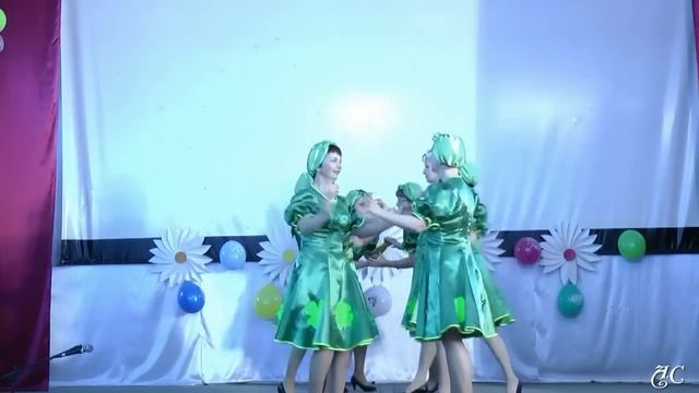 Яблонька гр. Девчоночки из ёлочки смотреть онлайн