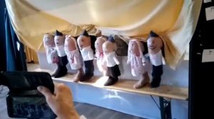 Танец коленок Лоли-поп.