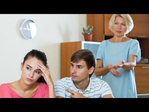 ОТВАДИТЬ НЕГОДНИЦУ ОТ СЫНА…ПРОВОДИТ  СВЕКРОВЬ …