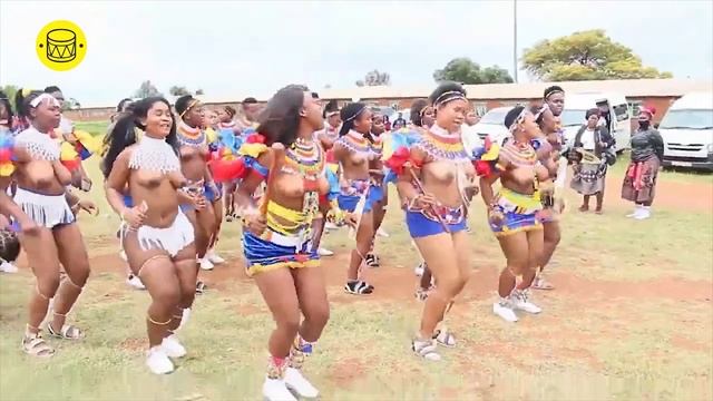 Beautiful Umemulo Maiden Dancers