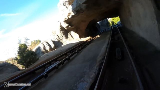 Matterhorn Bobsleds 4K Front Seat POV - Disneyland Park California смотреть онлайн
