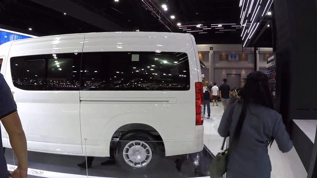 New 2019 VAN Toyota Commuter, Hiace 2020 смотреть онлайн
