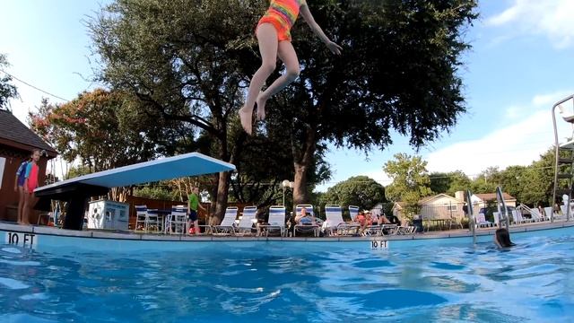 Diving Board Tricks and Fun смотреть онлайн