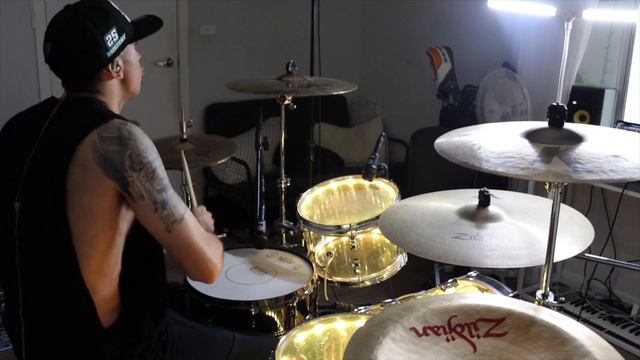 Fall Out Boy - This Ain't a Scene its an Arms Race (drum cover) смотреть онлайн