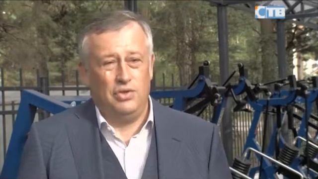 ГУБЕРНАТОР ЛЕНИНГРАДСКОЙ ОБЛАСТИ НА НОВОЙ СПОРТИВНОЙ ПЛОЩАДКЕ MB BARELL С СОСНОВОМ БОРУ смотреть онлайн