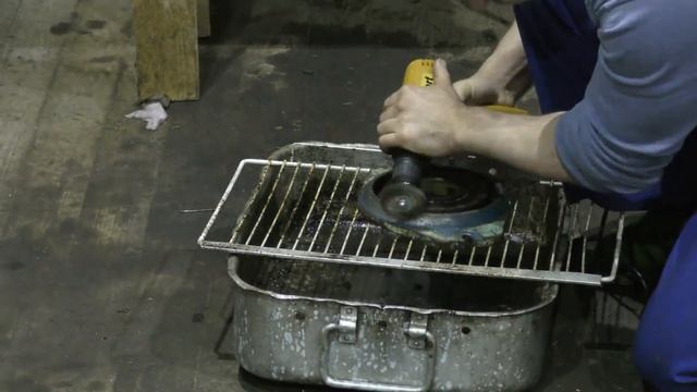 ВОСТАНОВЛЕНИЕ СТАРЫХ тисков ДЕДА, КОТОРЫМ 50 ЛЕТ ! смотреть онлайн