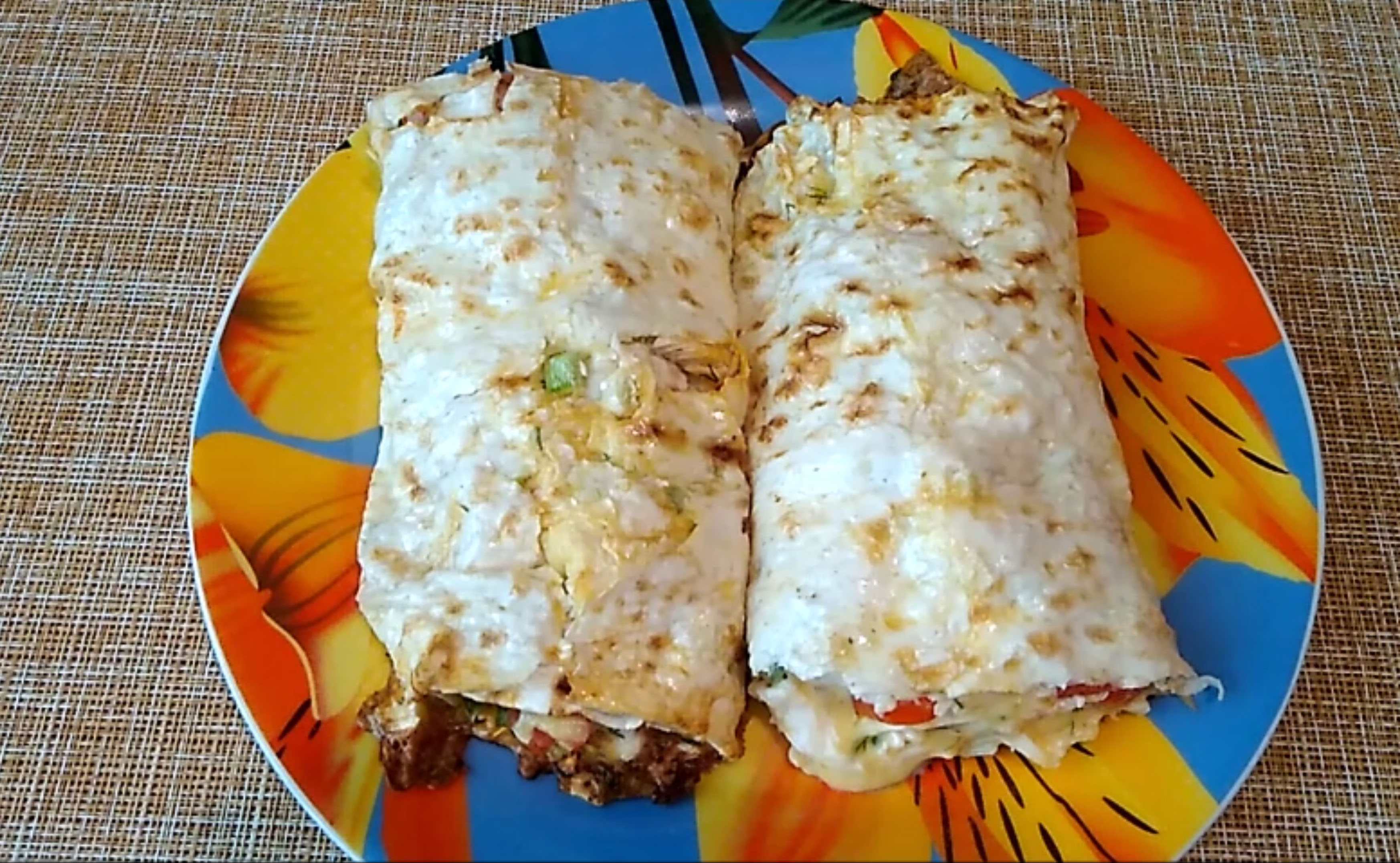 Рулет из лаваша с курицей.mp4 смотреть онлайн