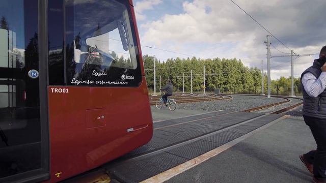 TRAMVAJE: Antikolizní systém Škoda смотреть онлайн