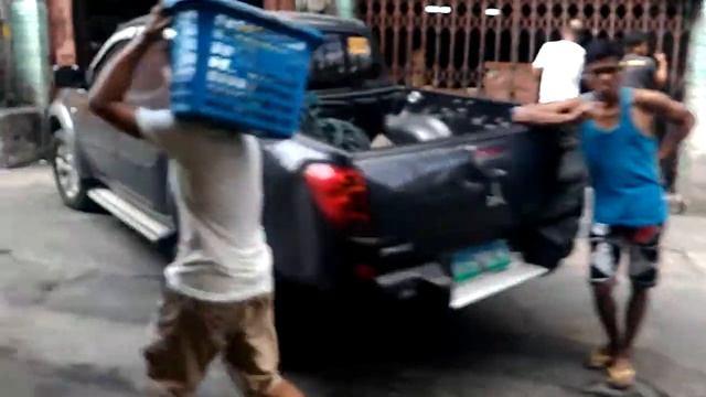 Манила. Часть пути до аэропорта смотреть онлайн