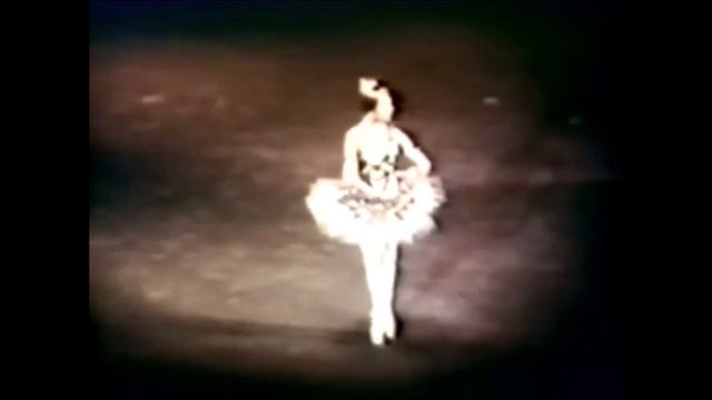 Gelsey Kirkland as Raymonda смотреть онлайн
