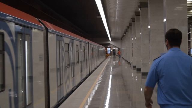 Лайт видео. 81-765.4/766.4/767.4 "Москва-2019" отправляется в оборотный тупик за станцией Коммунарк смотреть онлайн