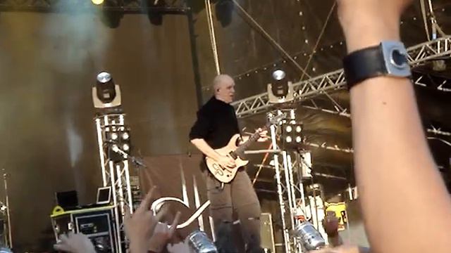 Devin Townsend - Devin vs Ziltoid Guitar Solo Battle + Intermission @ Tuska 2010 Ziltoid special смотреть онлайн