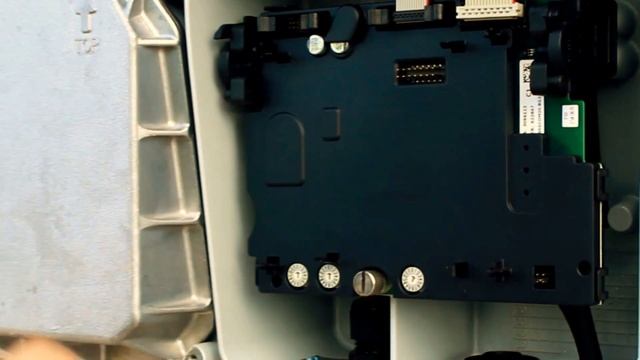 Replacing the Display on the SMA Inverter смотреть онлайн