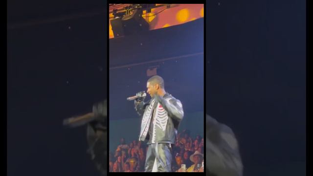 During the Usher Residency concert Usher came into the crowd and free styled with the DJ #lasvegas смотреть онлайн