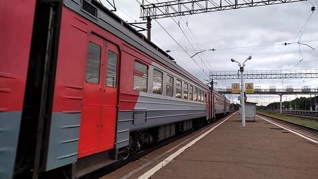 Электропоезд ЭД4М-0038 станция Бекасово-1 13.08.2018 смотреть онлайн