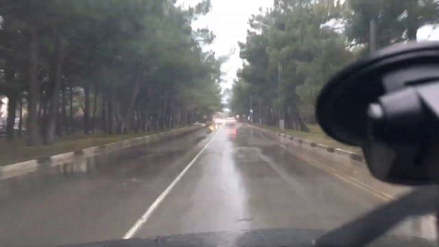 Анапу накрыло дождем. Пионерский проспект утонул в лужах. Где солнце ? смотреть онлайн