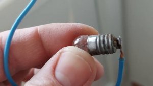 как припаять провод к лампочке