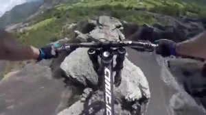 Сумасшедший спуск с горы на велосипеде 2!