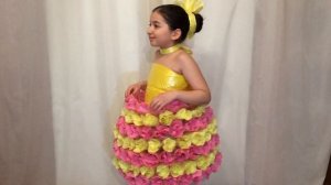 ПЛАТЬЕ ИЗ ПАКЕТОВ И ИЗ ПЛАСТИКОВЫХ СТАКАНЧИКОВ. Своими руками. Бросовый материал. (Эмилия) ЭКО-ТУТУ