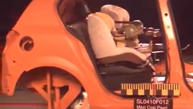 Maxi-Cosi Pearl | ADAC 2010 | краш-тест фронтальный смотреть онлайн