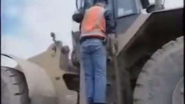 Get in Touch with Your Front Loader: Using the 3-Point Climbing System смотреть онлайн