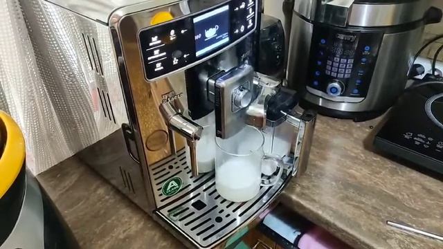 Кофемашина Philips Saeco Xelsis hd8944. Capuchino смотреть онлайн