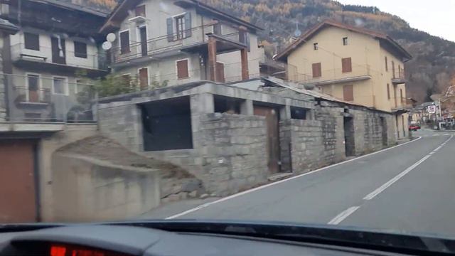 Горы меня сегодня не пустили к себе....вот так бывает- поджала хвост и вернулась утром в Милан... смотреть онлайн