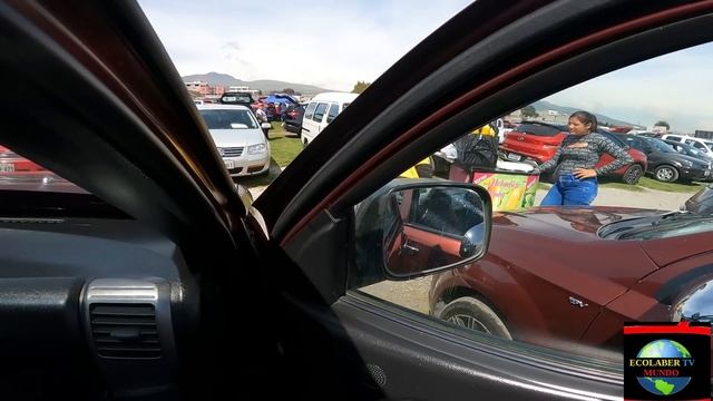 UNA  VARIEDAD  DE CARROS  COMO ATI TEGUSTA  DESDE LA FERIA DE GUAMANI  QUITO  ECUADOR  2024