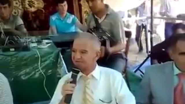 Toyda ruhları oxşayan gözəl bir muğam dinləyin Paylaşın смотреть онлайн