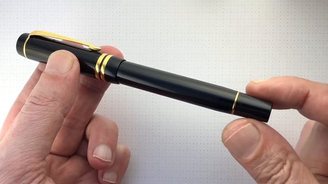 Обзор перьевой ручки Parker Duofold International (MkII) Classic Black GT смотреть онлайн