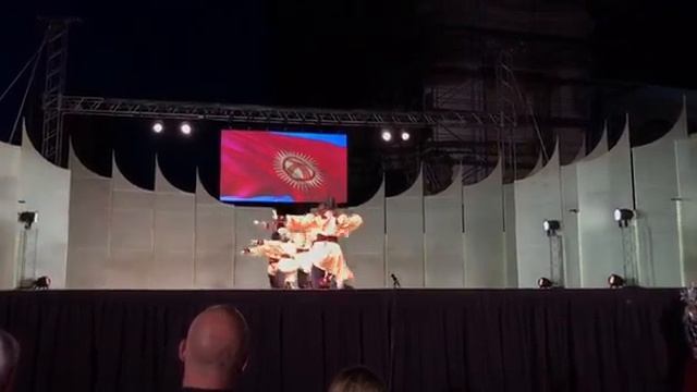 Современный кыргызский танец. Modern Kyrgyz dance смотреть онлайн