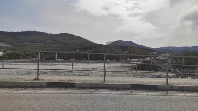 29 апреля 2021 г. Жуткая пробка на въезде в Геленджик. строительство развязок. смотреть онлайн