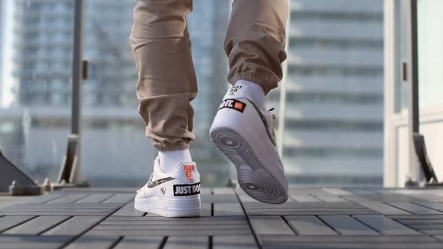 Кроссовки Nike Air Force 1 '07 Premium 'Just Do It' On Feet смотреть онлайн