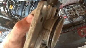 Замена прокладки между дроссельной заслонки и впускного коллектора Рено логан 16 кл.