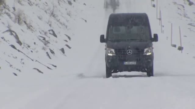 Mercedes Benz зимняя школа 2013 Mercedes Benz Sprinter 319 BlueTec 4x4 смотреть онлайн